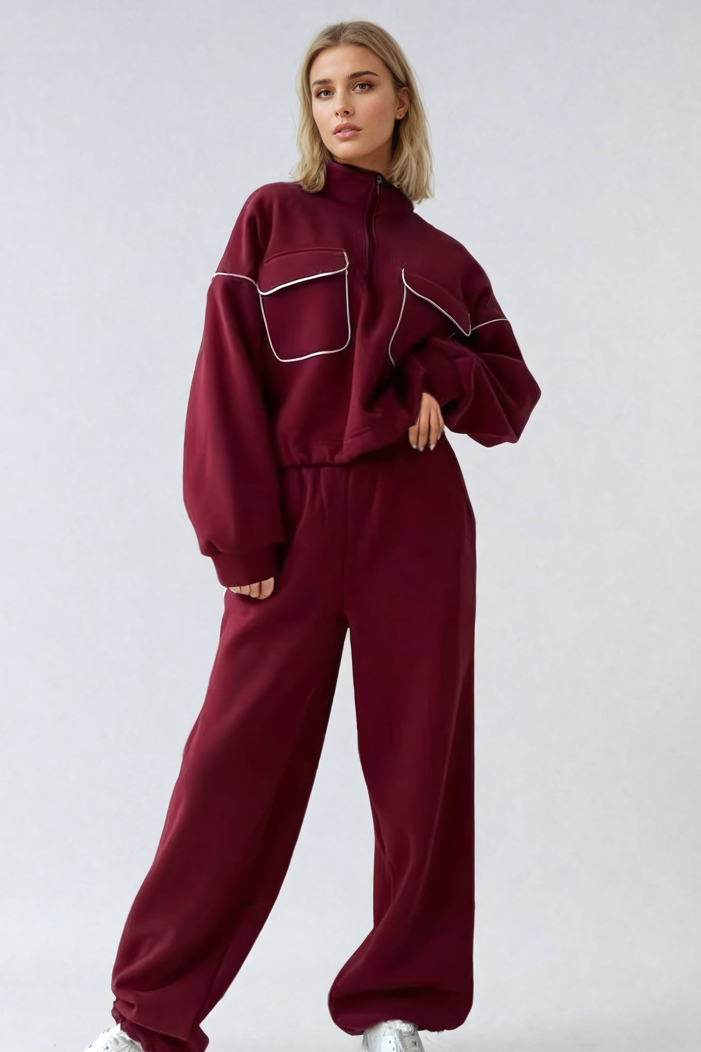 Two-Piece Set with Cropped Sweatshirt and High-Waisted Sweatpants - Red