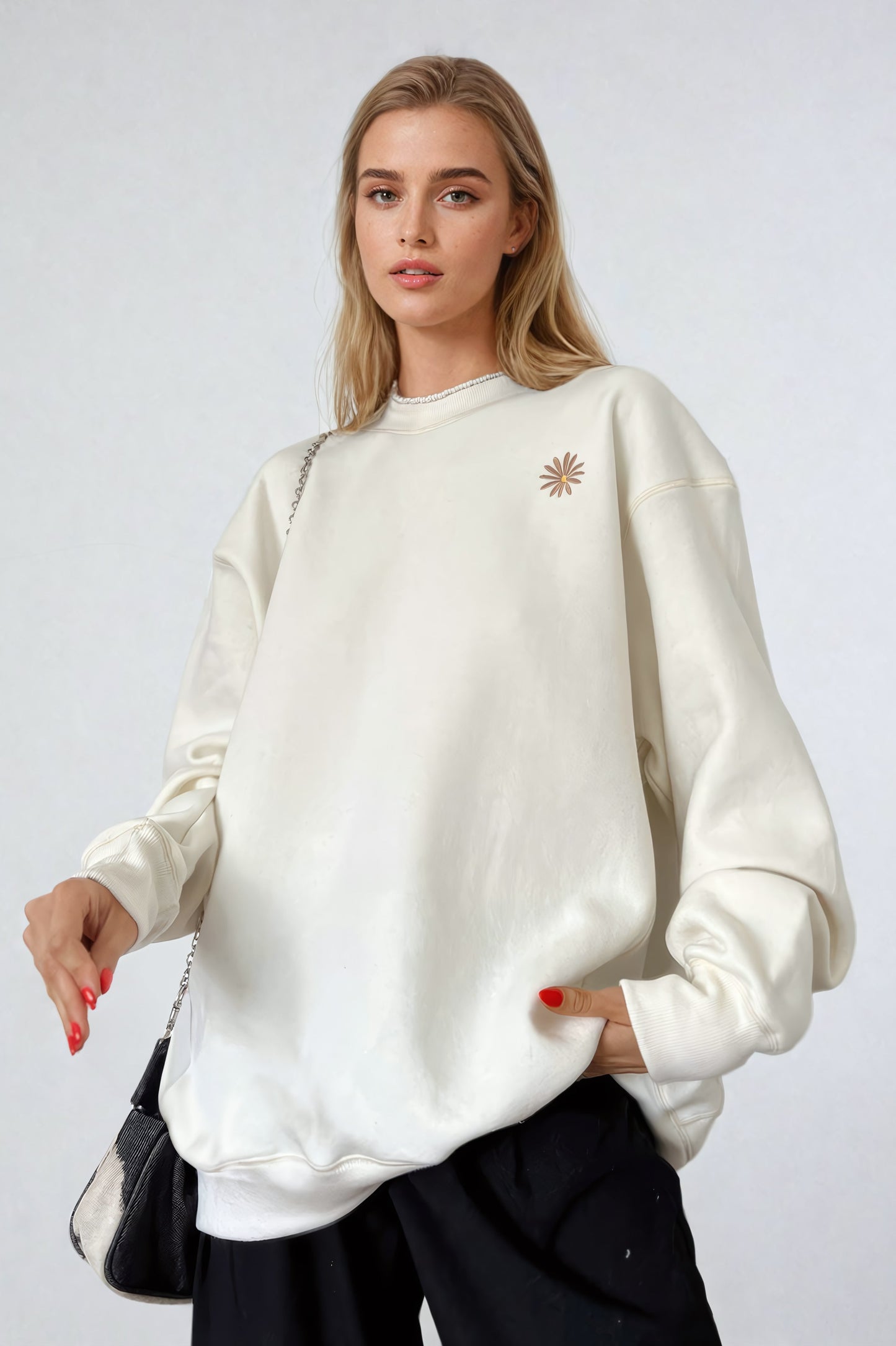 Oversized Daisy Embroidered Sweatshirt - Beige